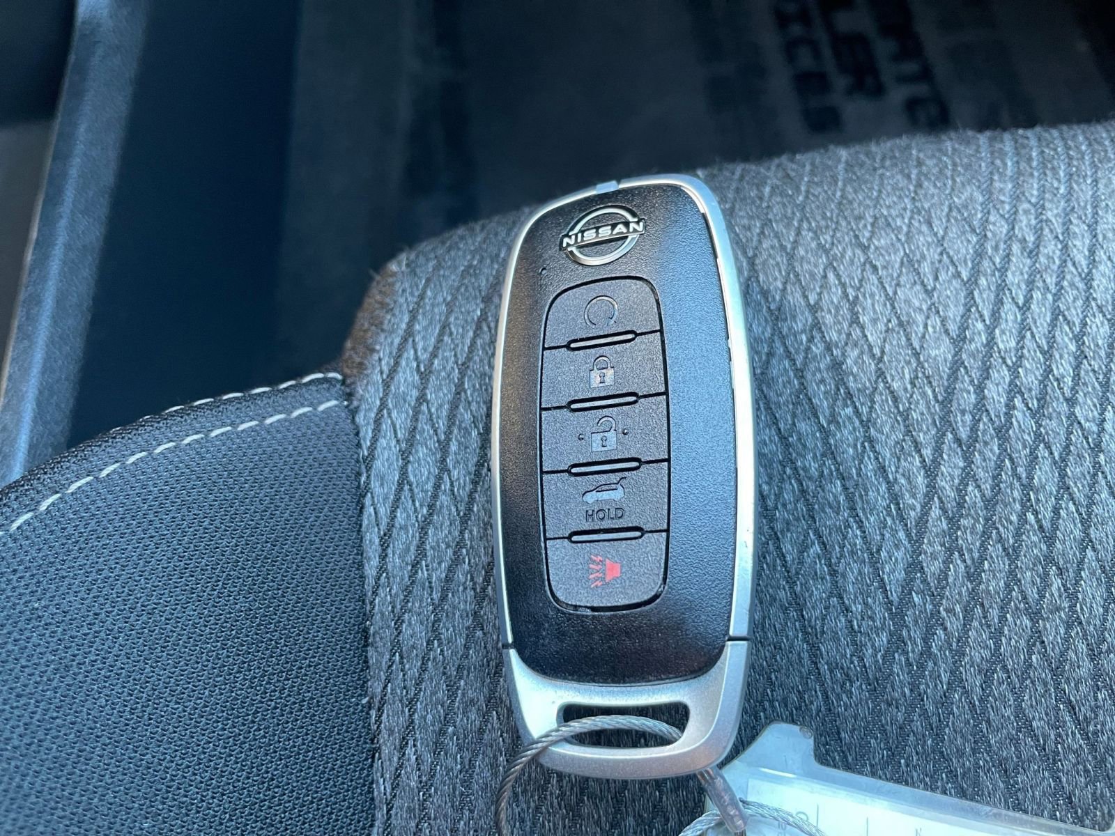 Used 2025 Nissan Rogue SV image 22