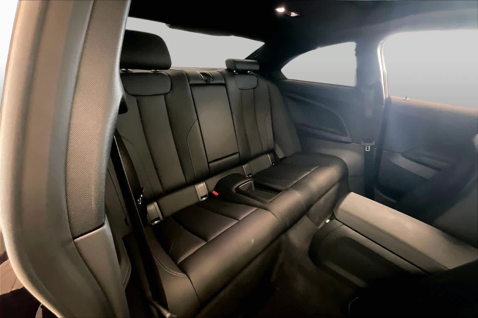 Used 2024 BMW 230i Coupe w/ Premium Package RWD image 18