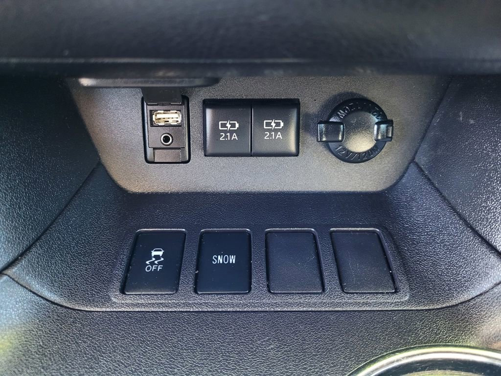 Used 2018 Toyota Highlander XLE image 17