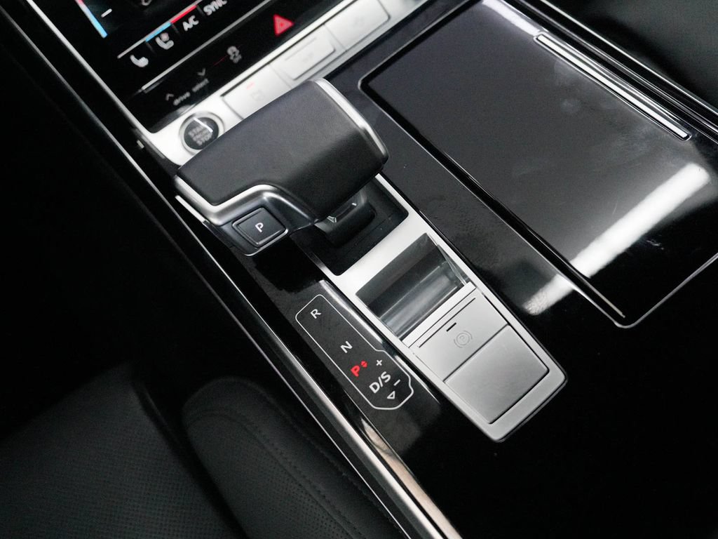 Used 2025 Audi A8 L 3.0T w/ Executive Package AWD/4WD image 29