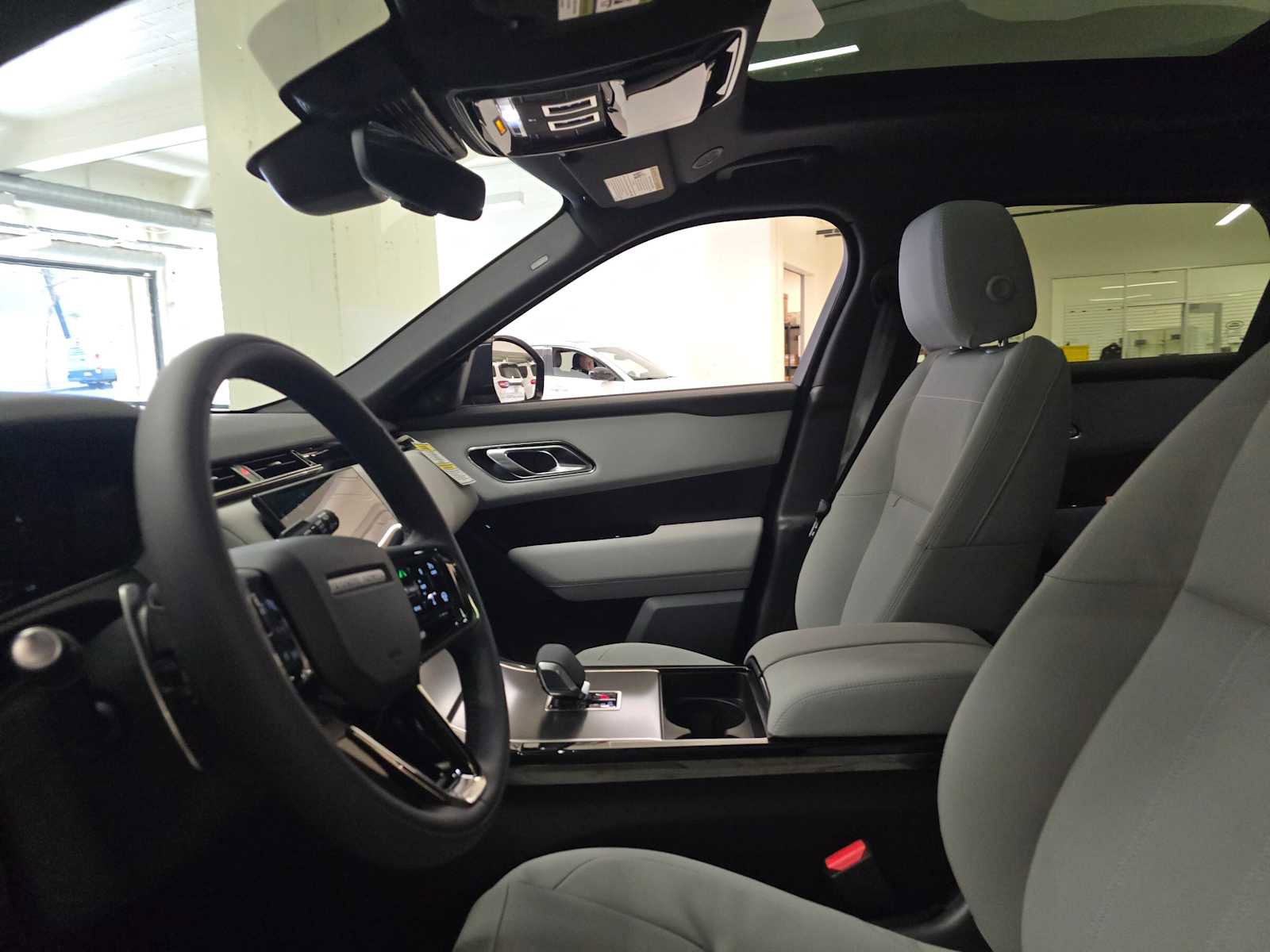 New 2026 Land Rover Range Rover Velar Dynamic SE image 20