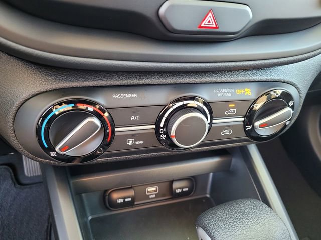 Used 2025 Kia Soul LX image 17