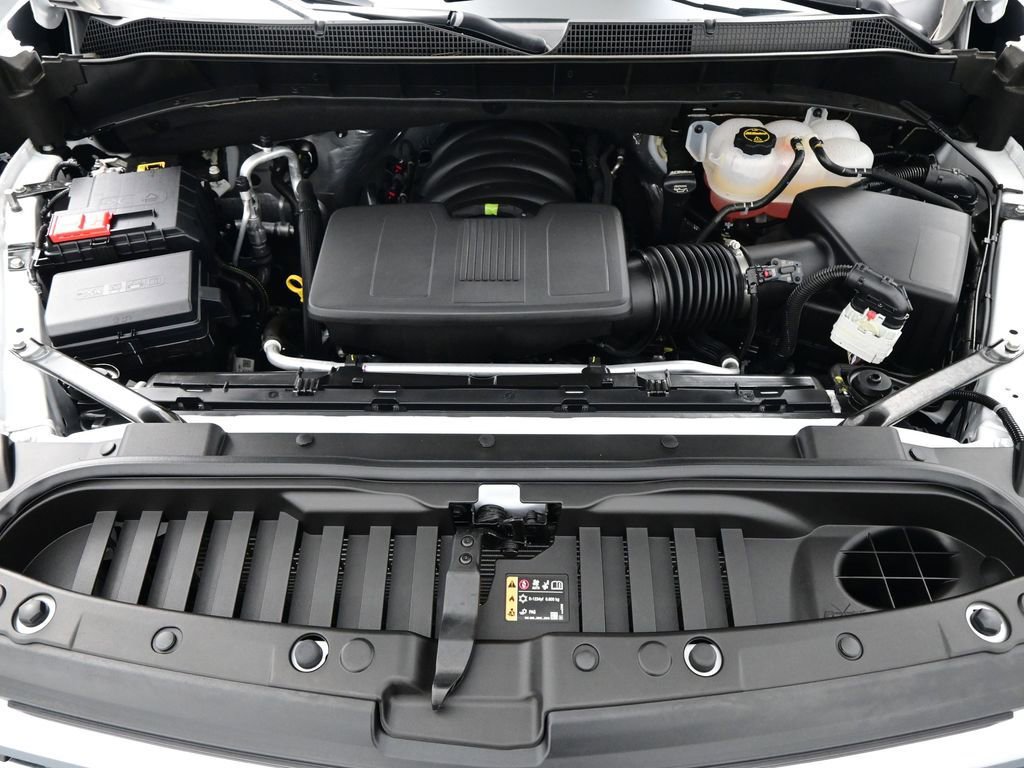 Used 2025 Chevrolet Silverado 1500 LT w/ LPO, Dark Essentials Package image 45