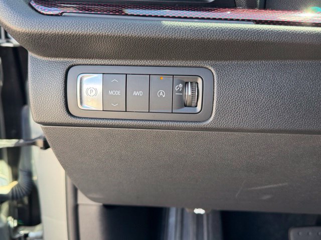 Used 2025 Chevrolet Traverse Z71 w/ Driver Confidence Package AWD/4WD image 18