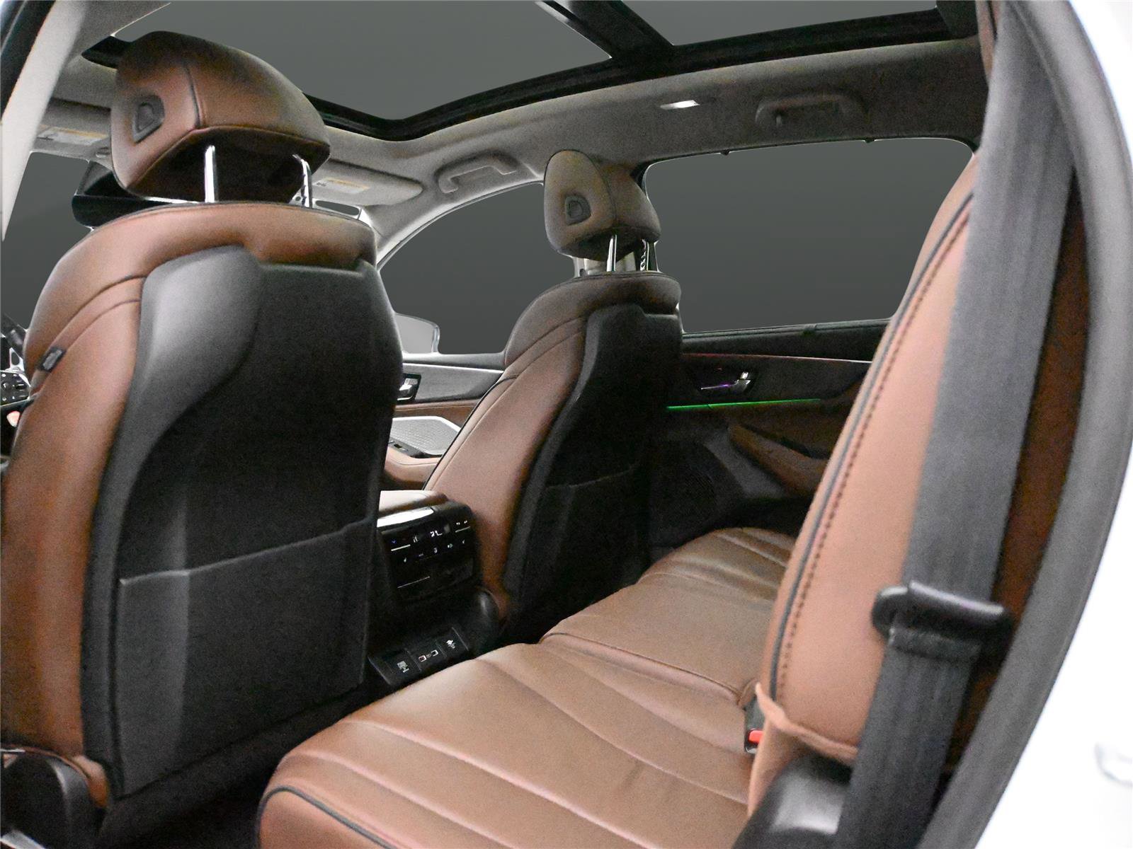 Certified 2023 Acura MDX SH-AWD w/ Advance Package image 11