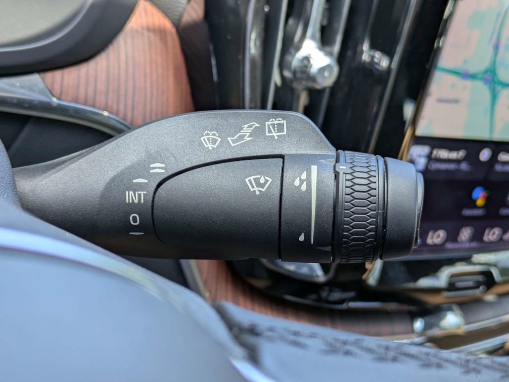 Used 2023 Volvo XC60 B5 Ultimate w/ Protection Package Premier AWD/4WD image 37