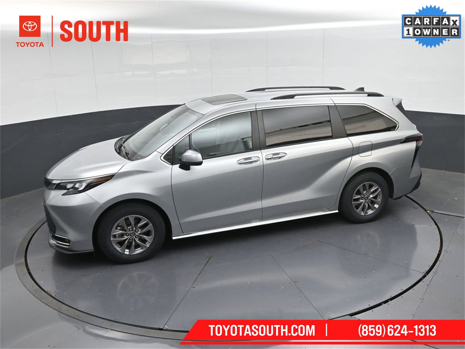 Used 2024 Toyota Sienna XLE image 44