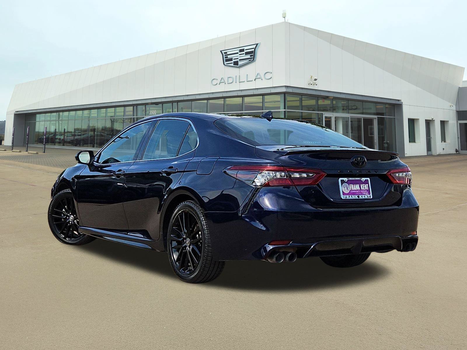 Used 2022 Toyota Camry XSE FWD image 4