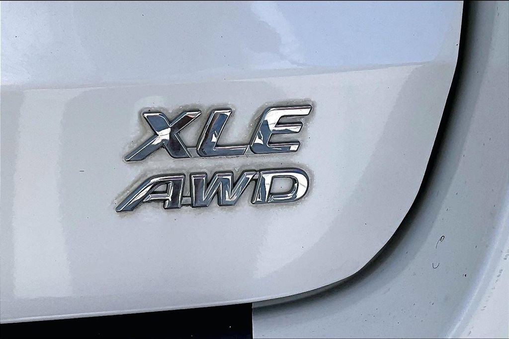 Used 2018 Toyota Sienna XLE AWD/4WD image 24