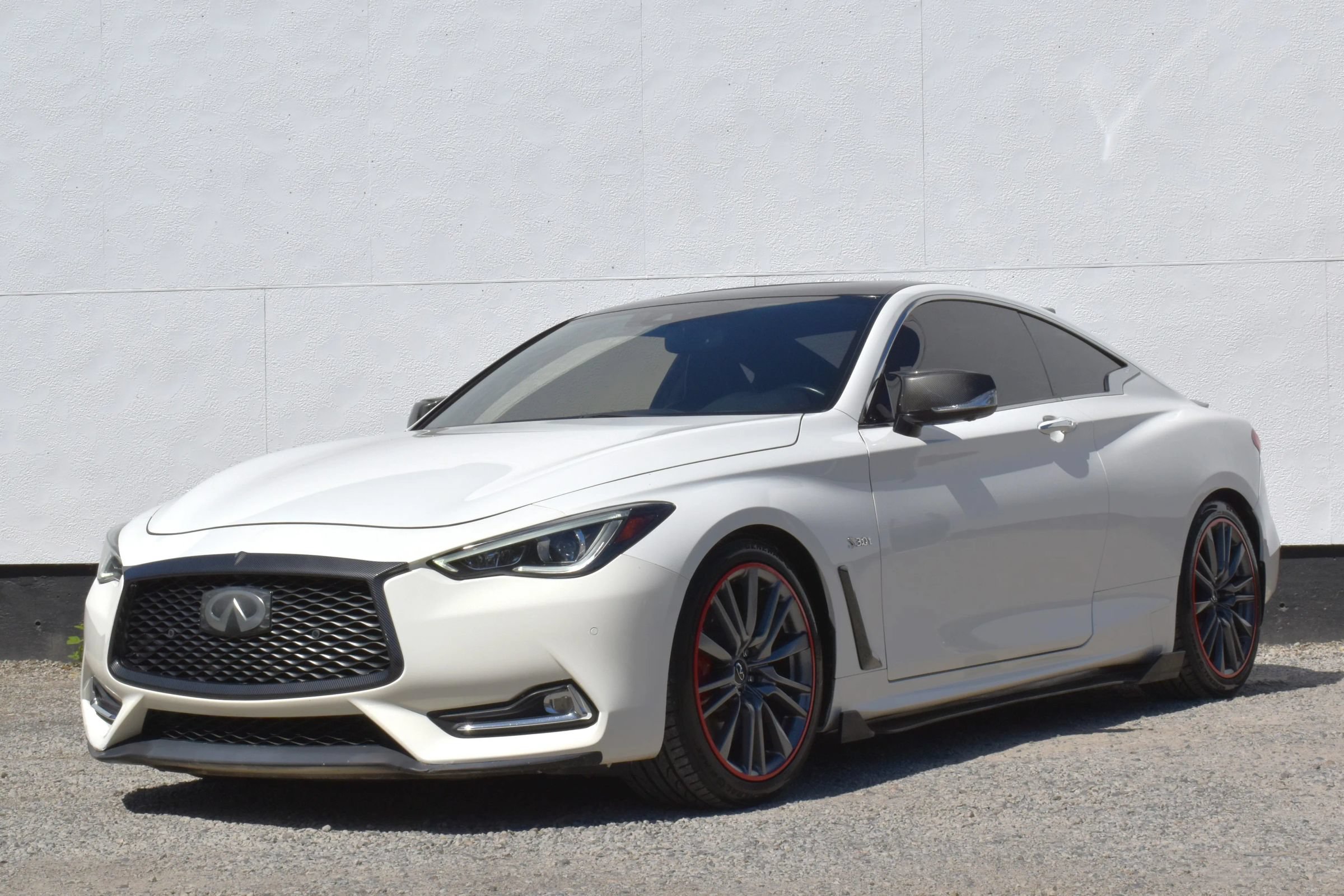 Used 2017 INFINITI Q60 Red Sport 400 RWD image 3