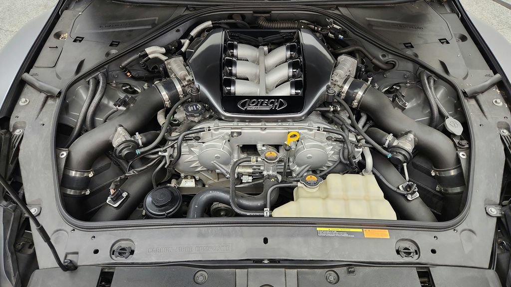 Used 2011 Nissan GT-R Premium AWD/4WD image 18