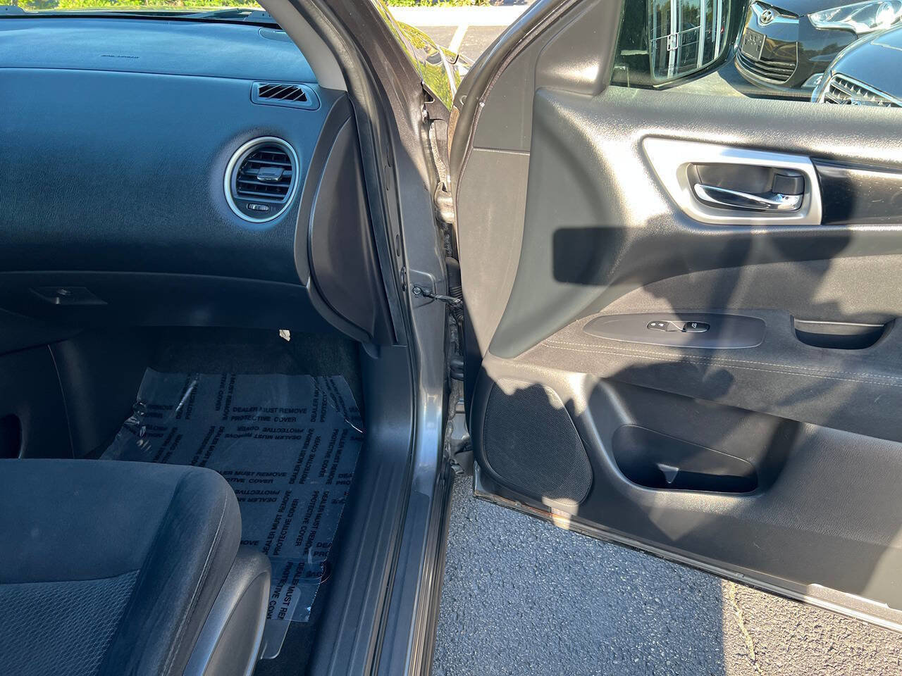 Used 2015 Nissan Pathfinder SV FWD image 32