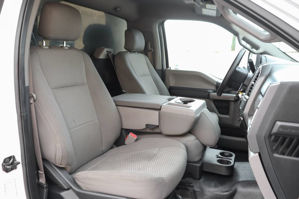 Used 2017 Ford F550 2WD Regular Cab Super Duty image 38