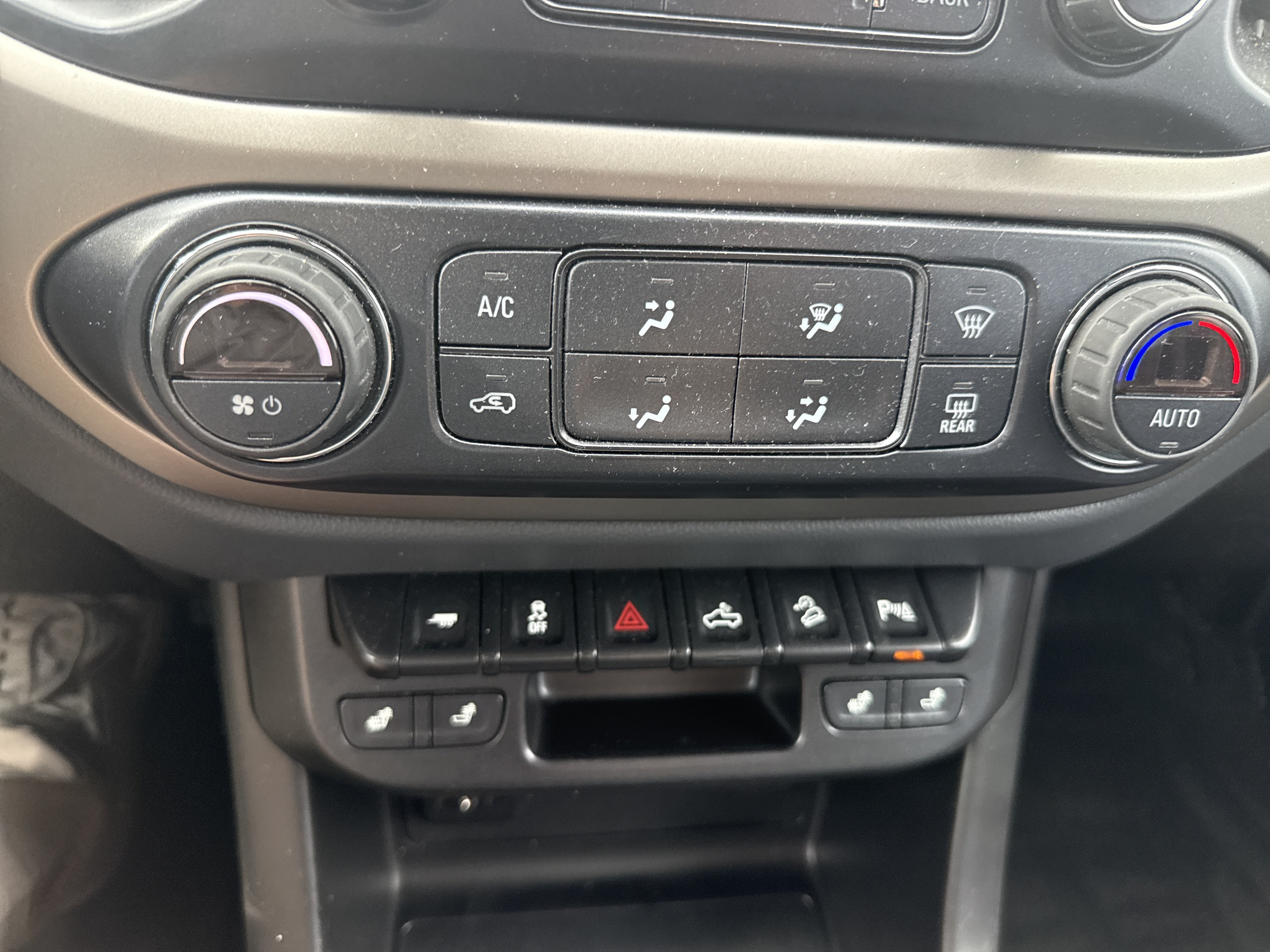 Used 2019 Chevrolet Colorado Z71 AWD/4WD image 28