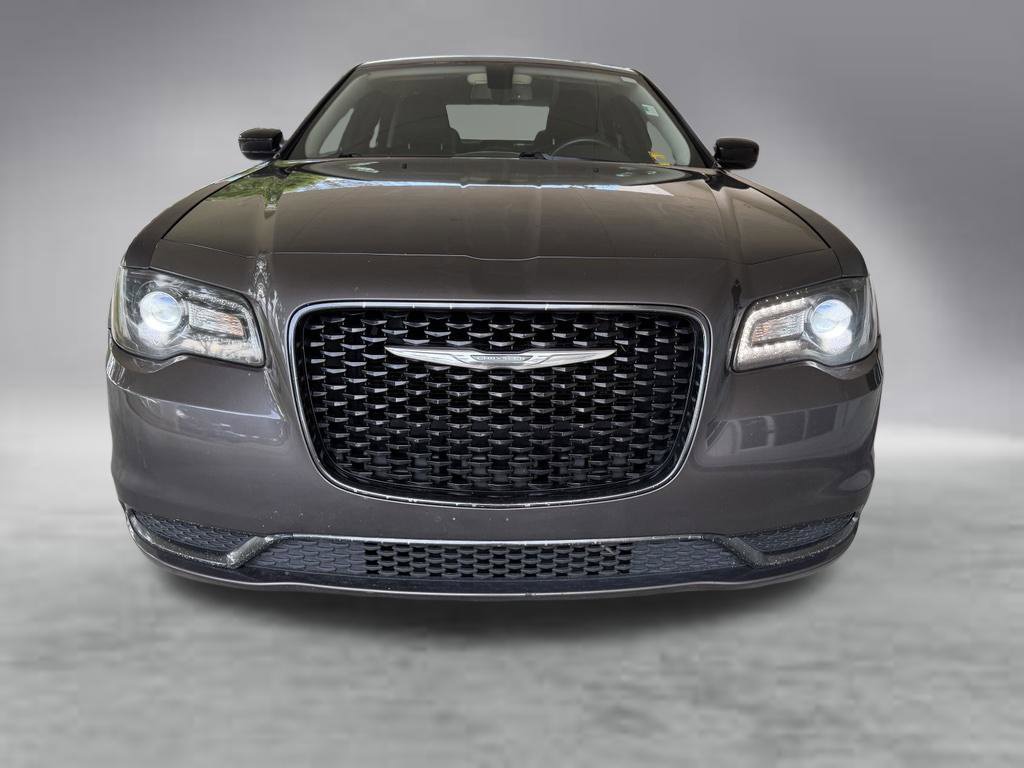 Used 2019 Chrysler 300 Touring w/ Sport Appearance Package RWD image 13