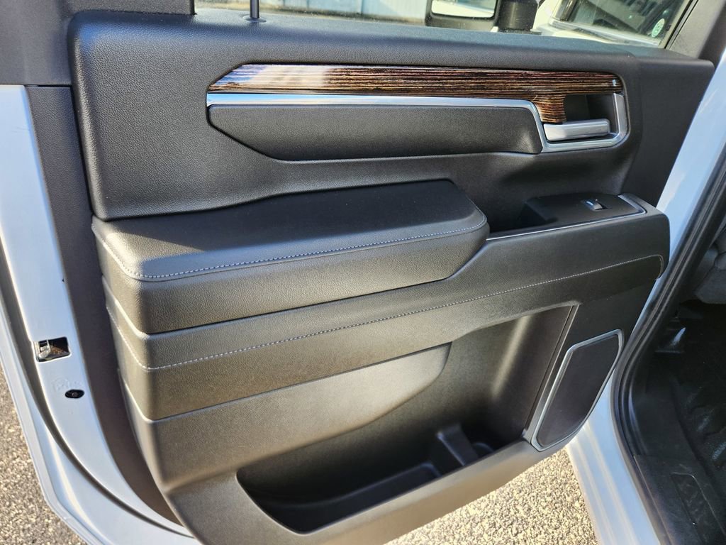 Used 2024 GMC Sierra 3500 SLE w/ SLE Convenience Package image 37