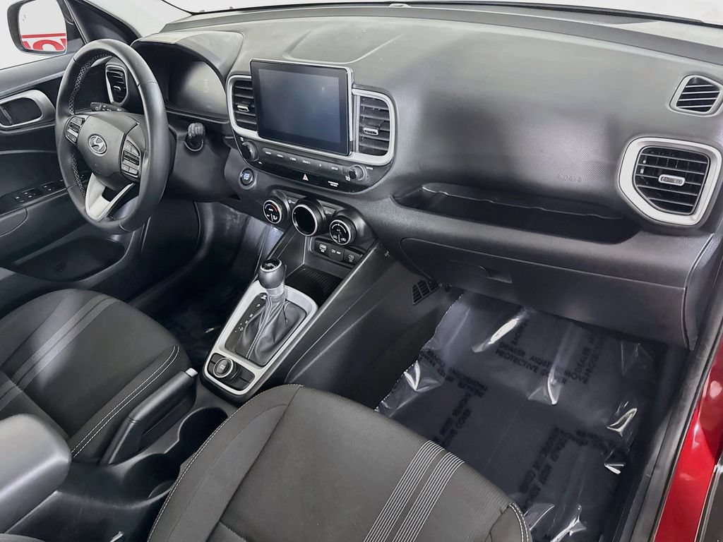 Certified 2024 Hyundai Venue SEL FWD image 32
