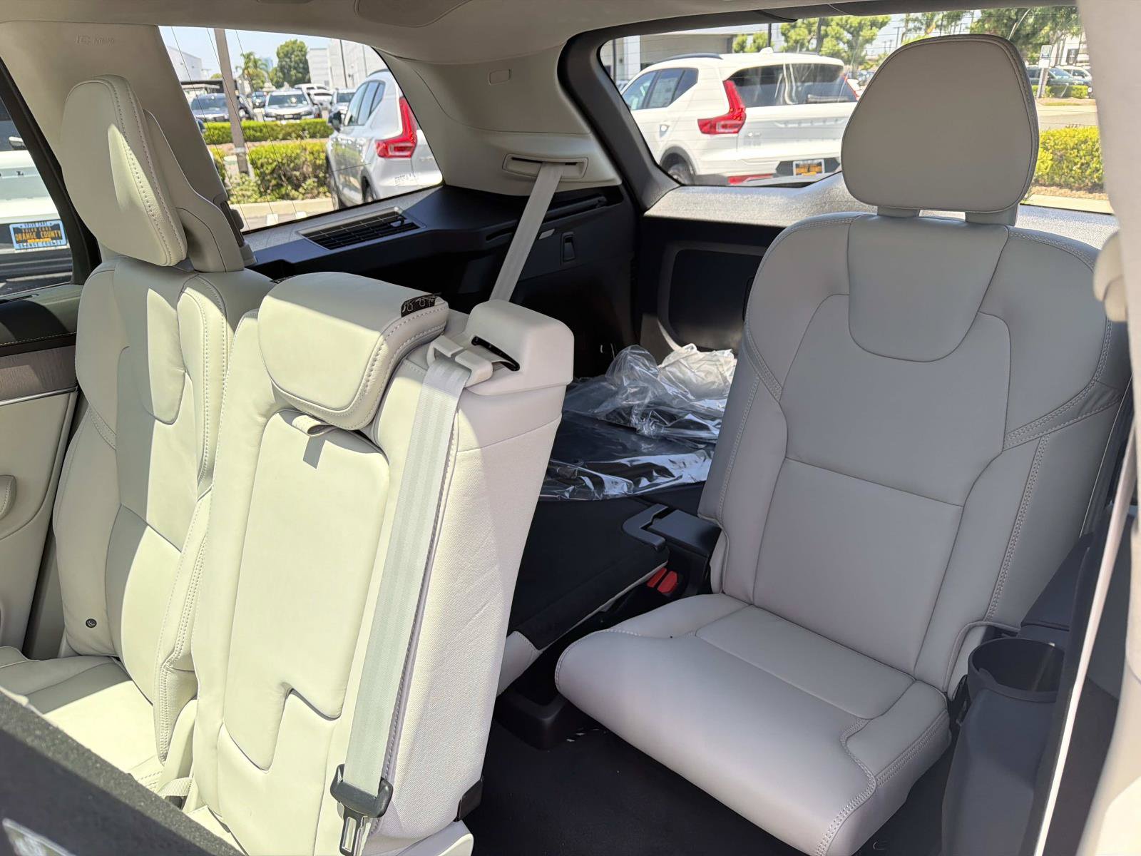 New 2026 Volvo XC90 T8 Ultra w/ Lounge Package AWD/4WD image 18