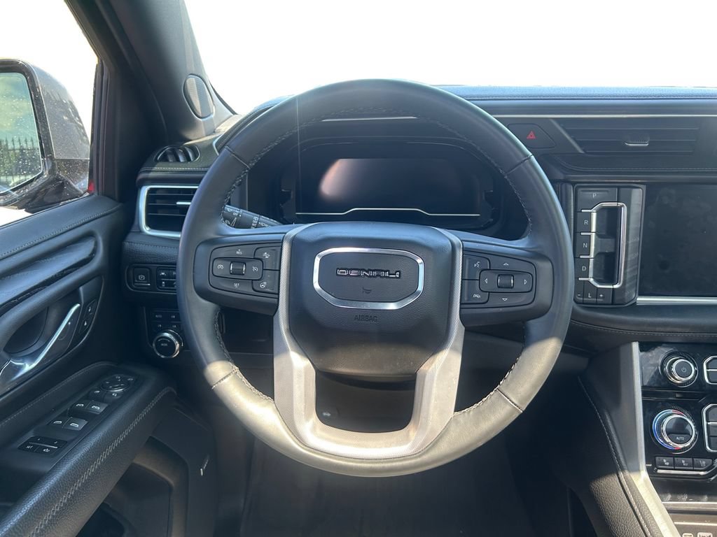Used 2023 GMC Yukon XL Denali AWD/4WD image 18