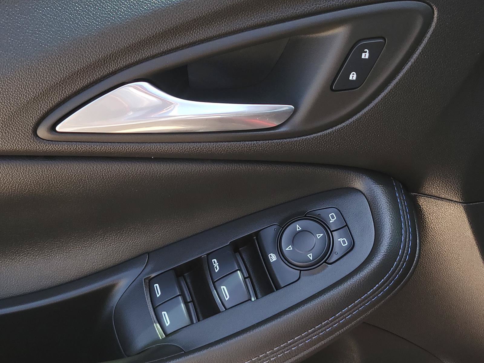 Used 2025 Buick Encore GX Sport Touring w/ Advanced Technology Package FWD image 22
