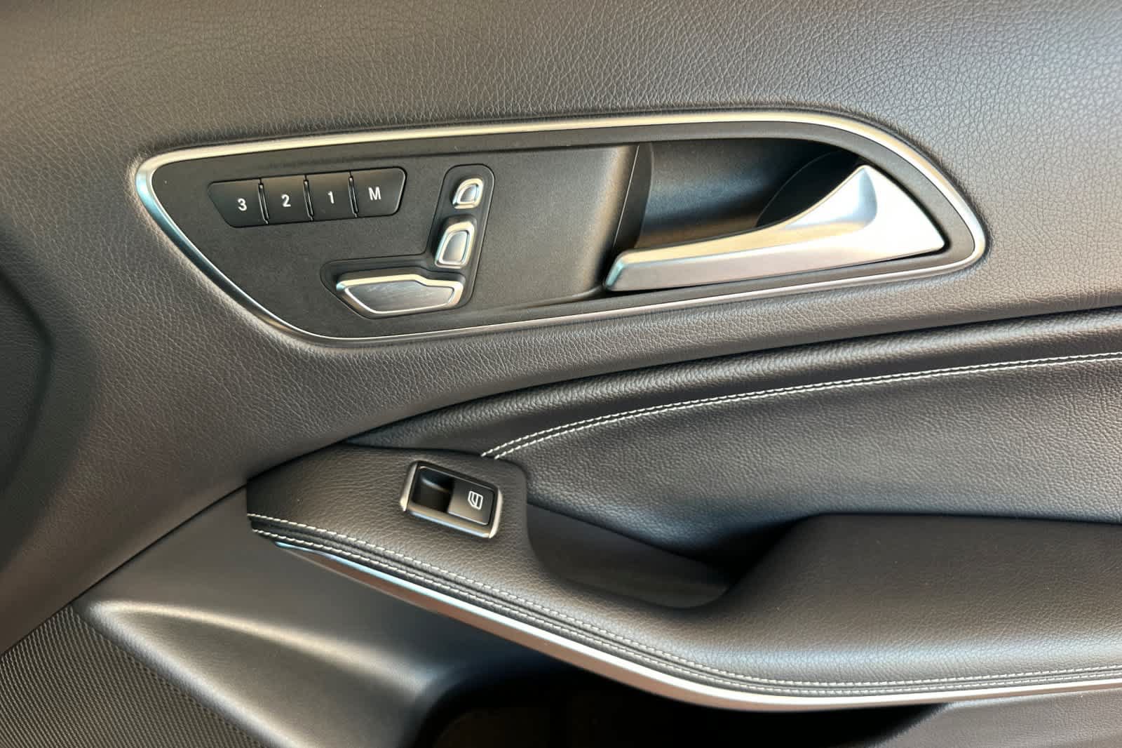 Used 2018 Mercedes-Benz GLA 250 4MATIC image 19