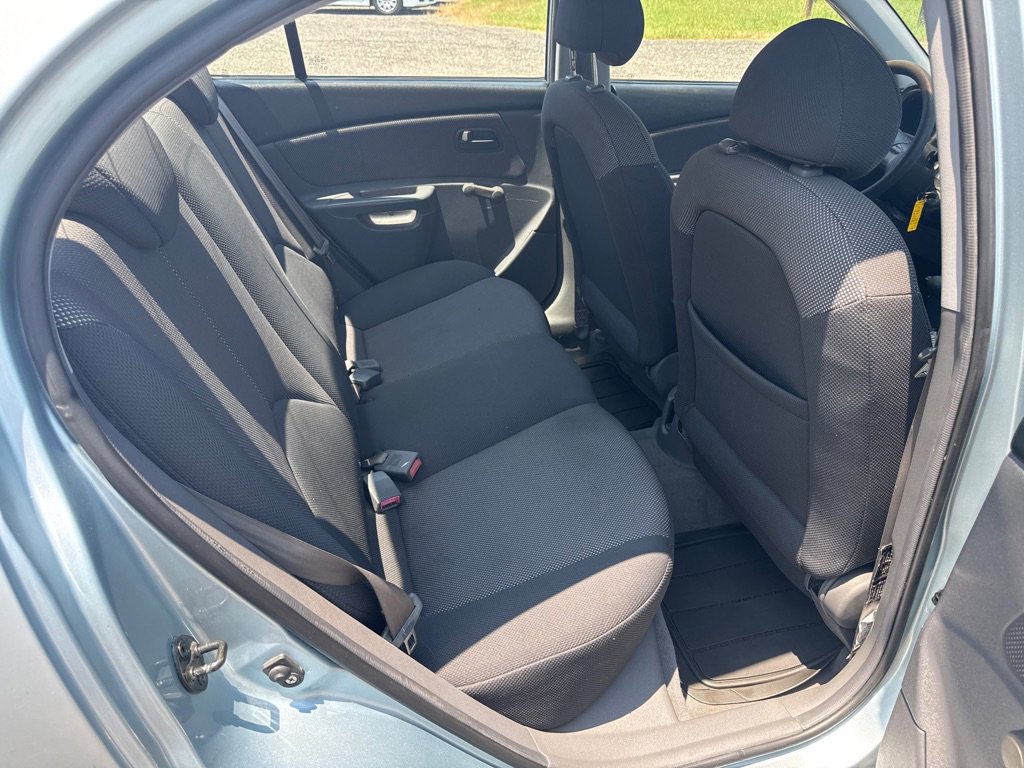 Used 2006 Kia Rio Sedan image 17