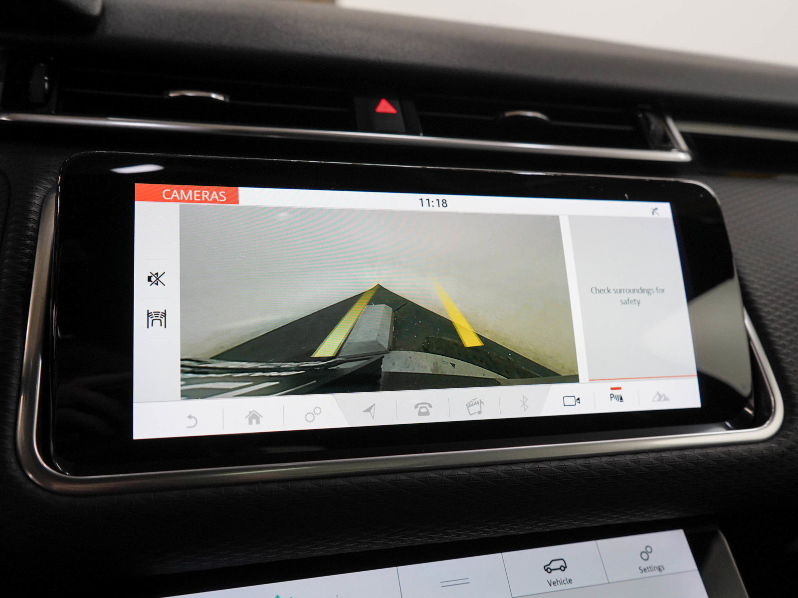Used 2020 Land Rover Range Rover Velar R-Dynamic S AWD/4WD image 29
