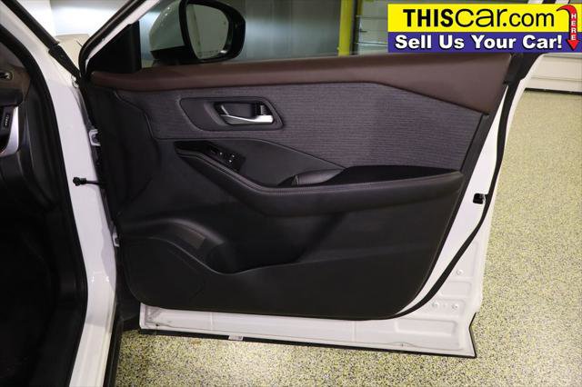 Used 2023 Nissan Rogue SV image 25