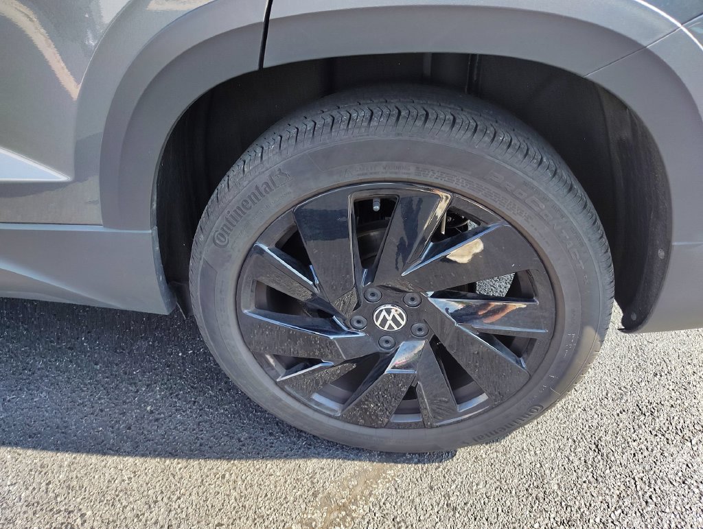 Certified 2024 Volkswagen Taos SEL AWD/4WD image 8