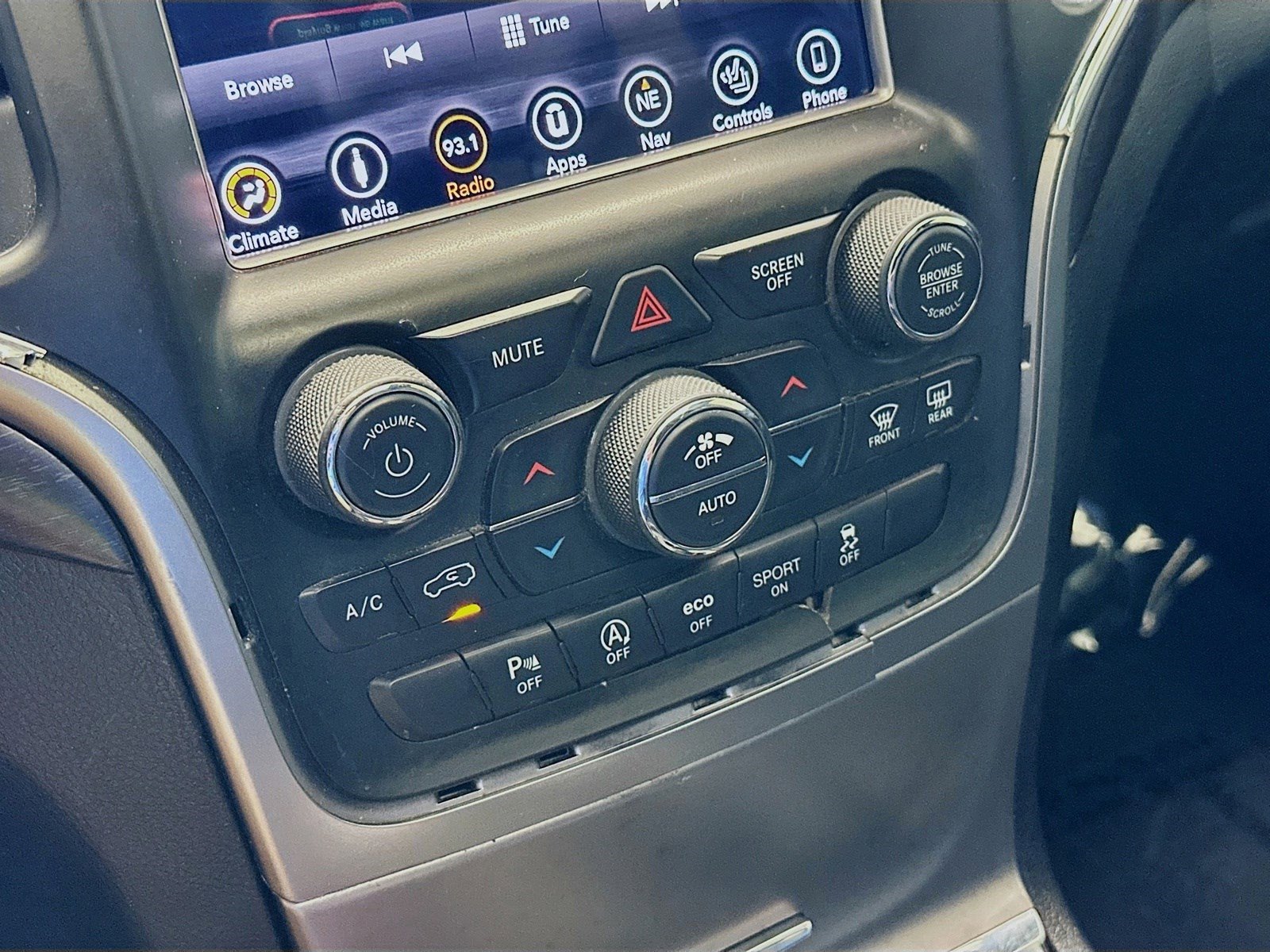 Used 2018 Jeep Grand Cherokee Altitude image 12