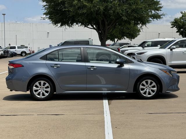 Used 2022 Toyota Corolla LE FWD image 3