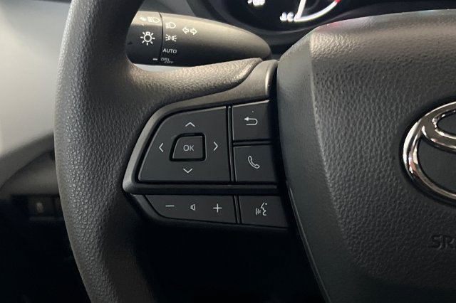 New 2026 Toyota Sienna LE FWD image 28
