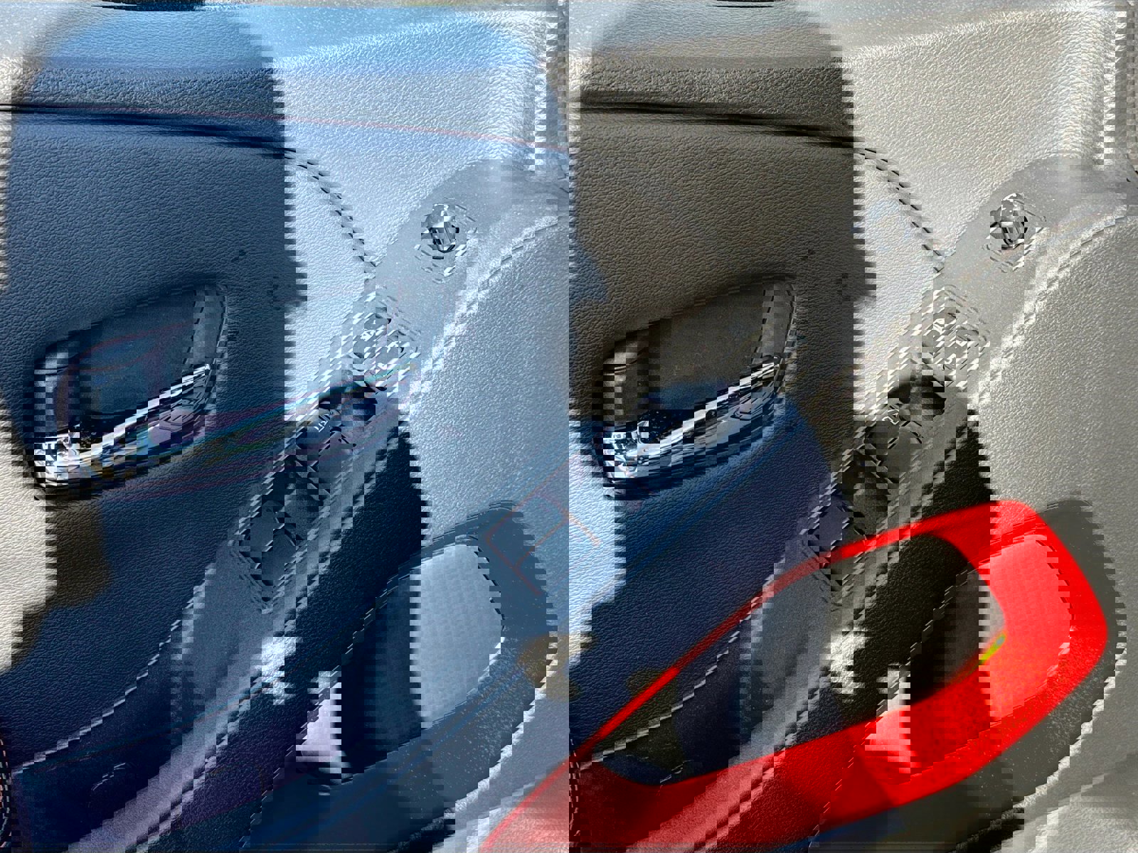 Used 2025 Nissan Frontier Pro-X image 18