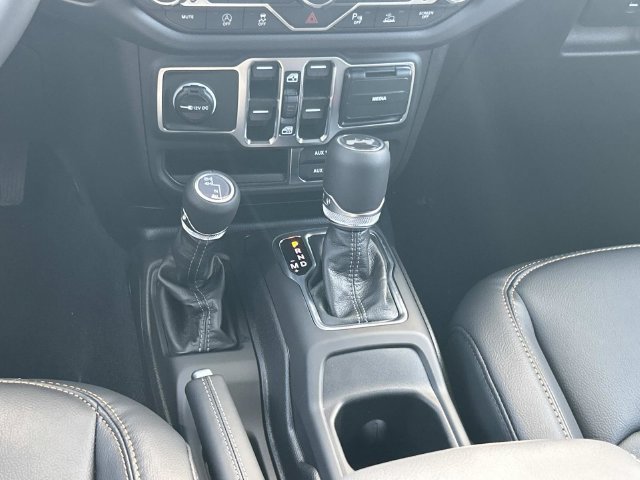 New 2027 Jeep Wrangler Unlimited Sahara AWD/4WD image 18