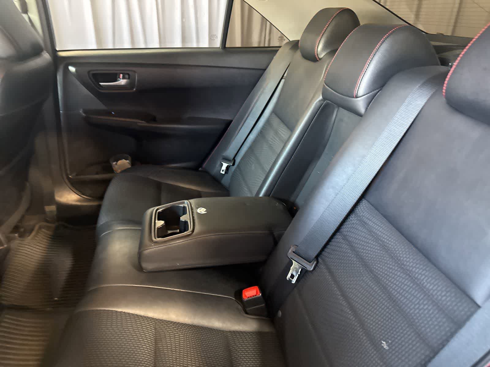 Used 2017 Toyota Camry SE FWD image 17