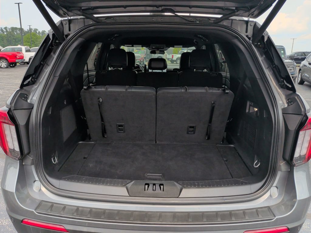 Certified 2025 Ford Explorer ST-Line w/ ST-Line Street Pack AWD/4WD image 31