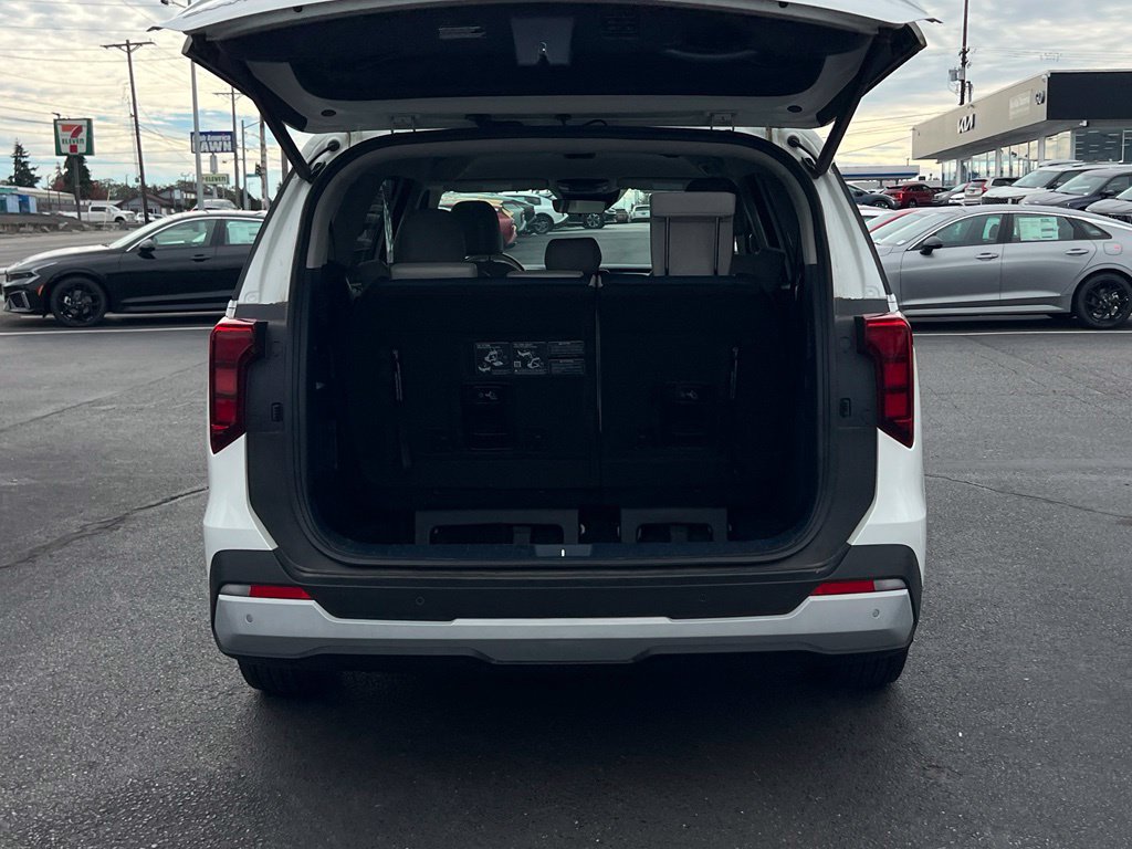 Certified 2025 Kia Carnival EX FWD image 12