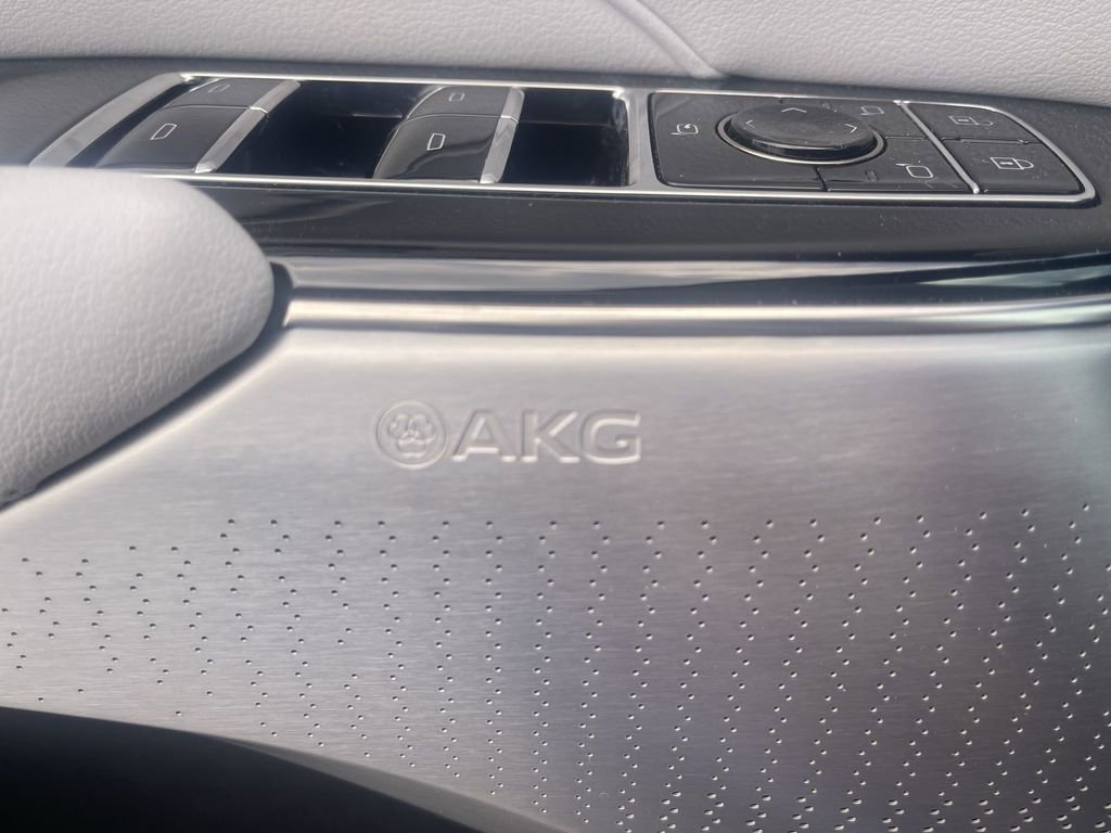 Used 2024 Cadillac Lyriq Luxury AWD/4WD image 26