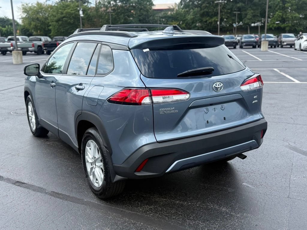 Used 2023 Toyota Corolla Cross LE AWD/4WD image 6