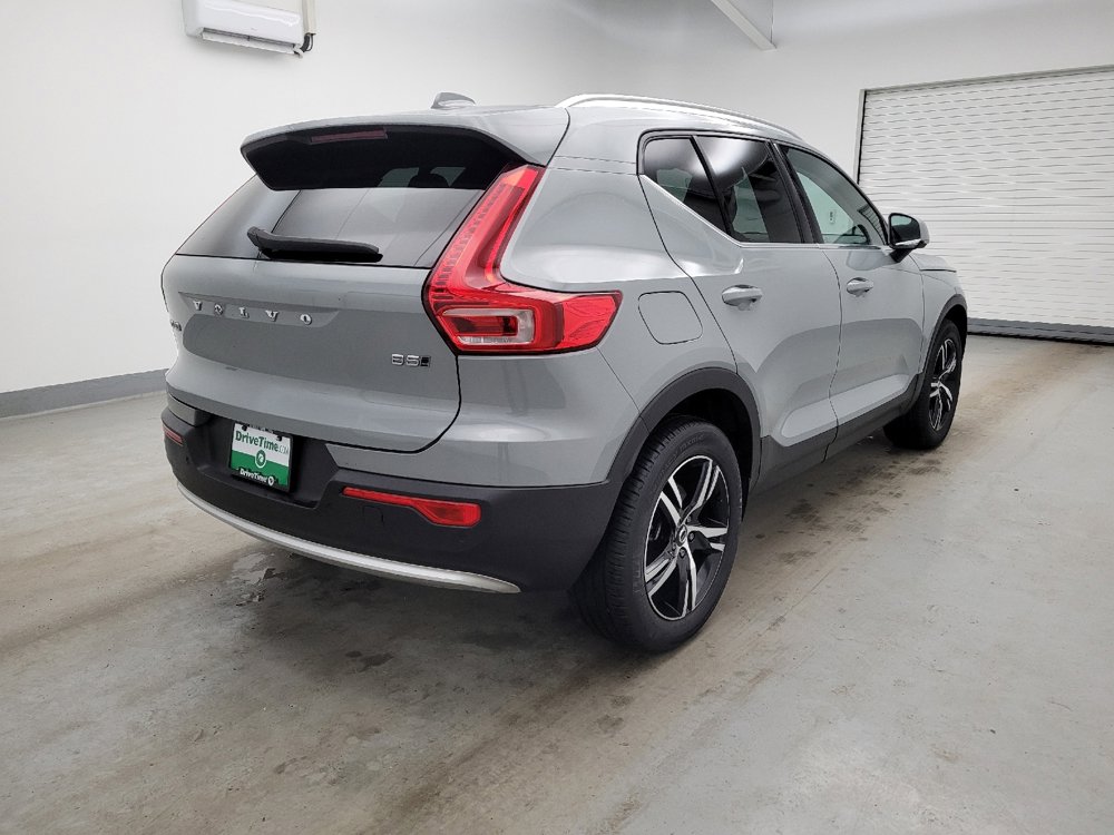 Used 2024 Volvo XC40 B5 Core image 9