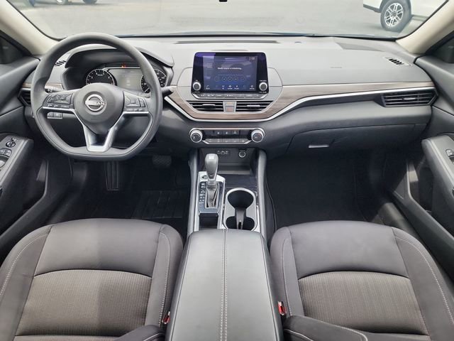 Used 2024 Nissan Altima 2.5 SV FWD image 12
