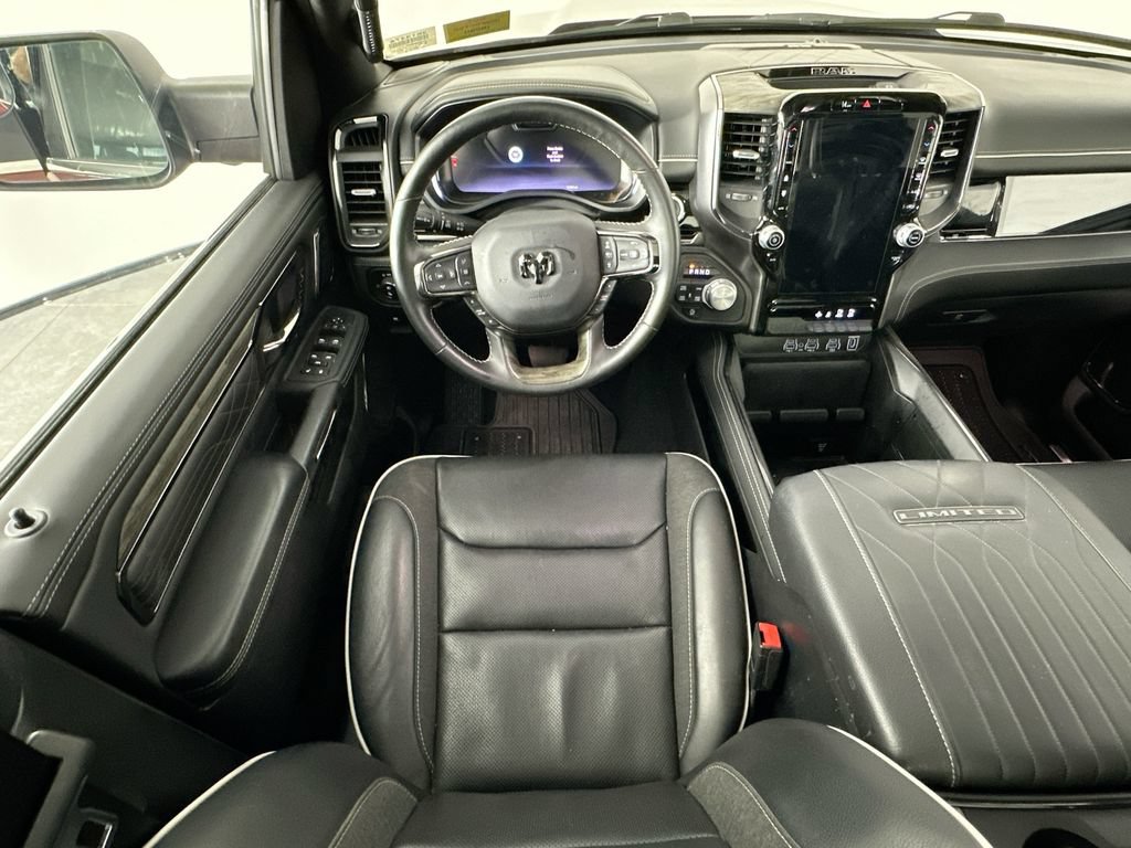 Used 2025 RAM 1500 Limited AWD/4WD image 9