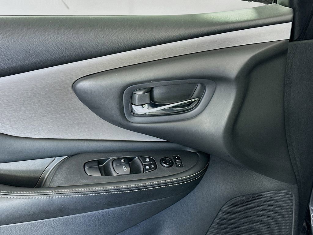 Used 2020 Nissan Murano SV image 17