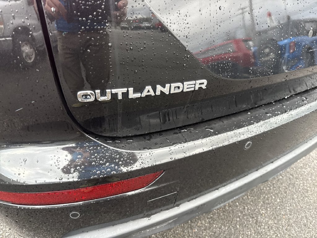 Used 2023 Mitsubishi Outlander ES AWD/4WD image 7