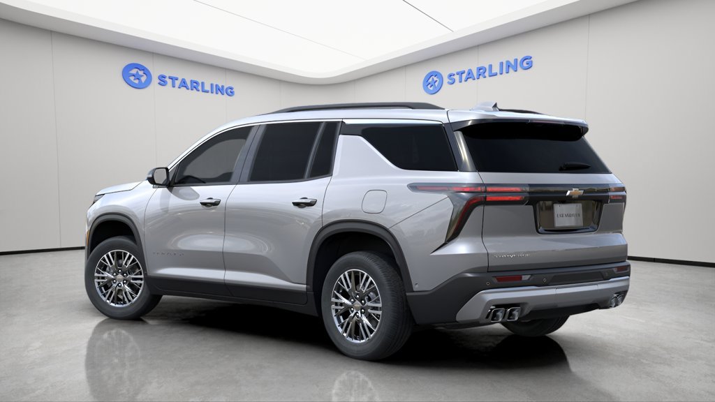 Used 2026 Chevrolet Traverse LT FWD image 3