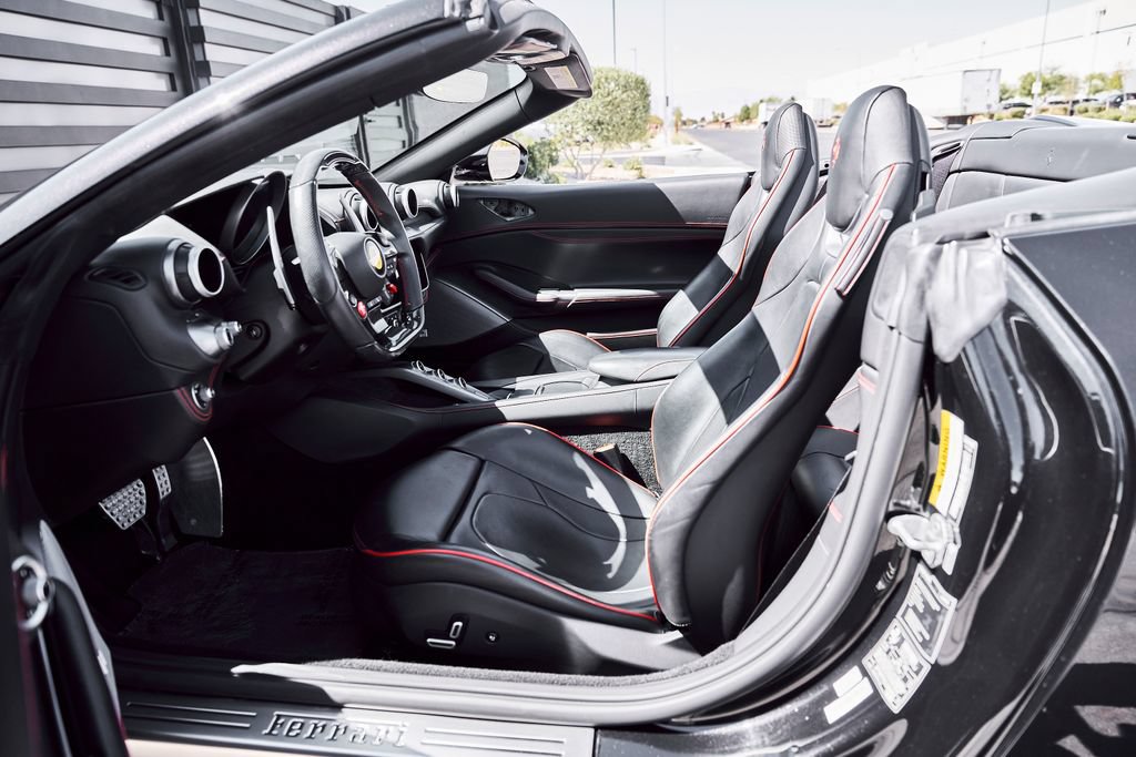 Used 2020 Ferrari Portofino RWD image 34