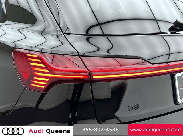 Certified 2024 Audi Q8 e-tron Premium Plus w/ Premium Plus Package AWD/4WD image 10