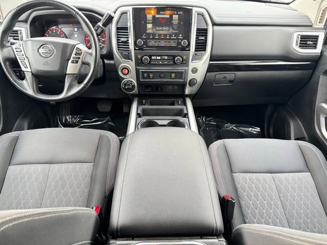 Used 2020 Nissan Titan SV image 9