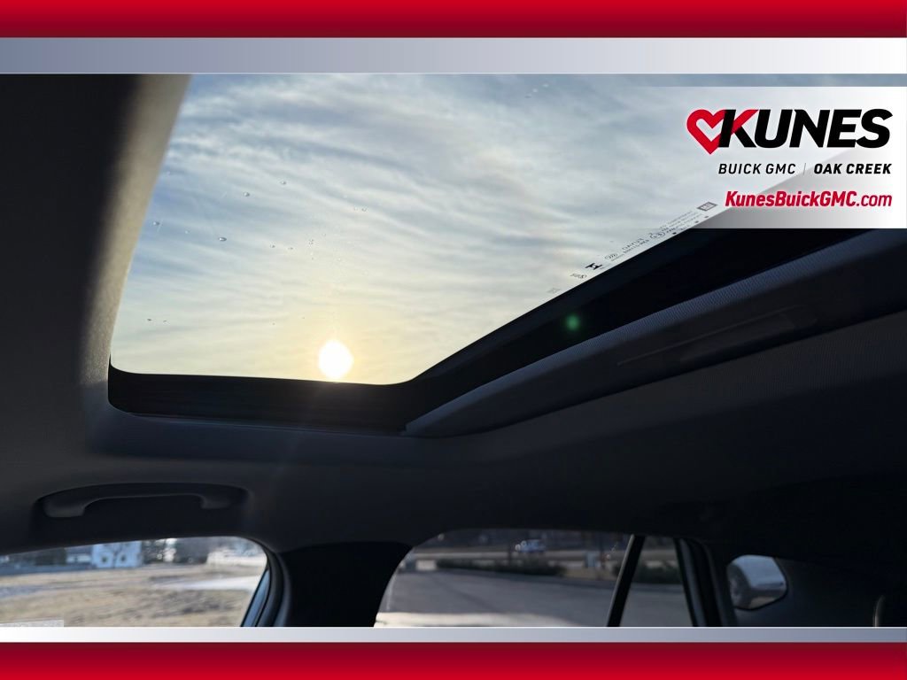 Used 2024 Chevrolet Trax ACTIV w/ Sunroof Package image 22