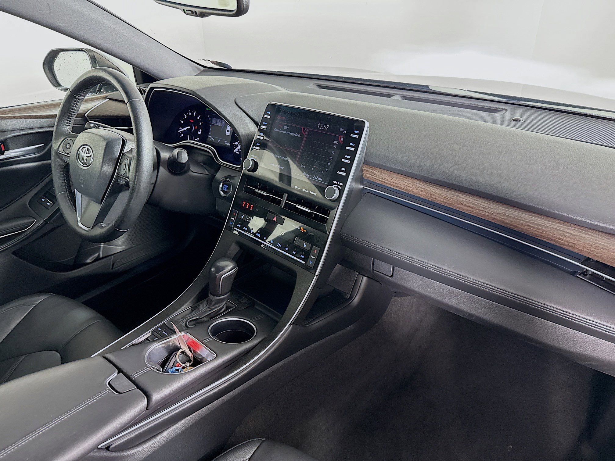 Used 2022 Toyota Avalon XLE image 35